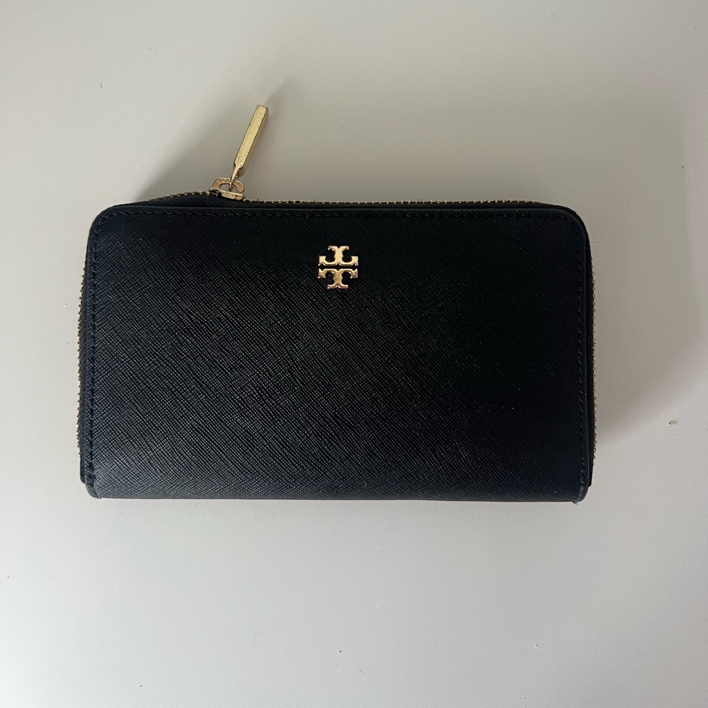 Black Tory Burch wallet